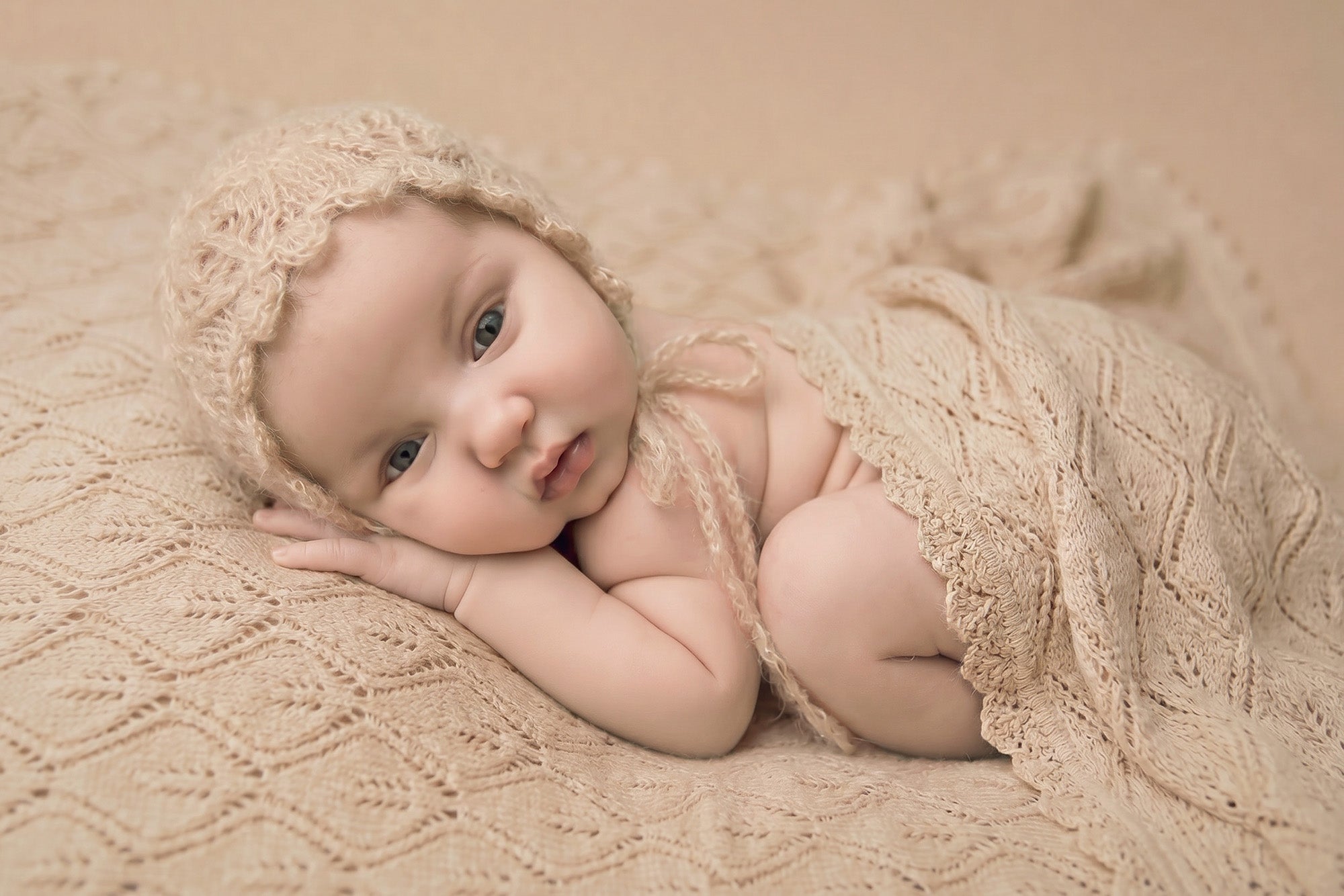 Newborn Photo Props_Sweetpea Mohair Bonnets.